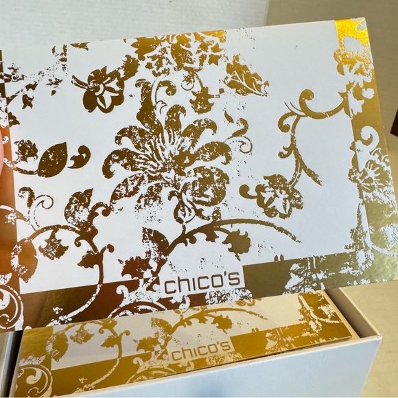 Chicos Blank Note Cards Embossed Logo Cards Envelopes Rose Smoke 16 Pack - Picture 13 of 16